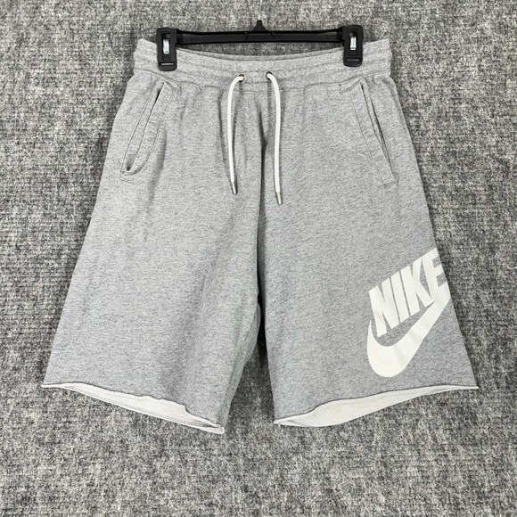 Nike Club Fleece Shorts M Athletic Streetwear Sportswear Big Swoosh Vintage Y2K - Picture 1 of 11